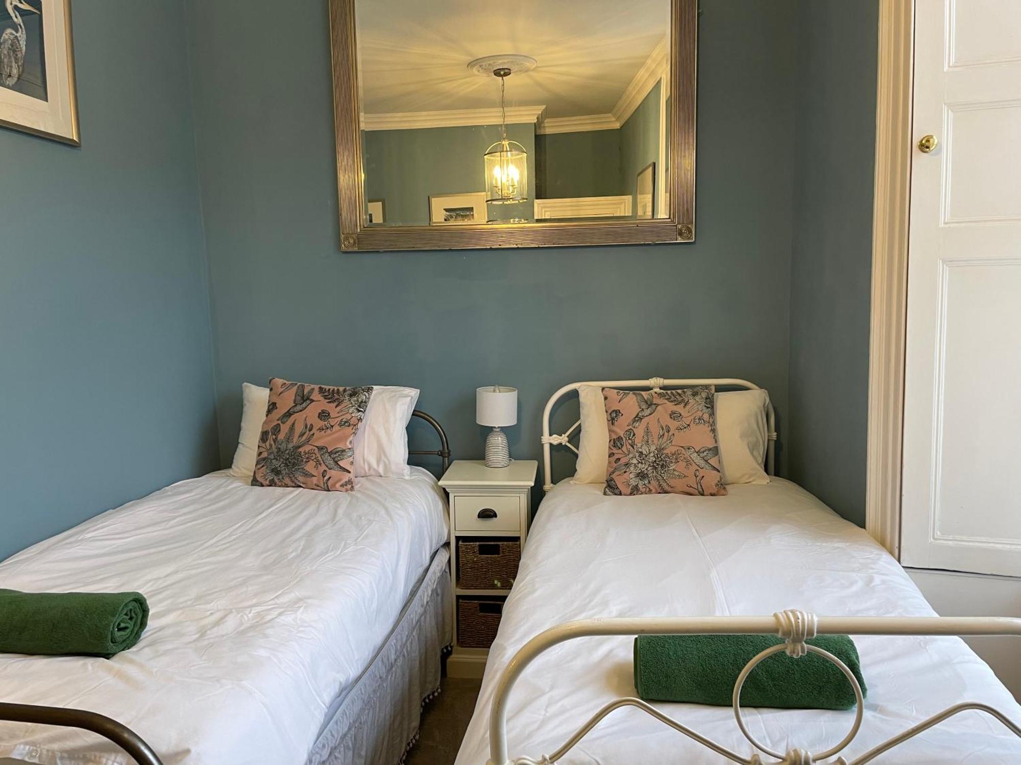 The Pickwick House 2 Bedroom Free Parking Μπαθ Εξωτερικό φωτογραφία