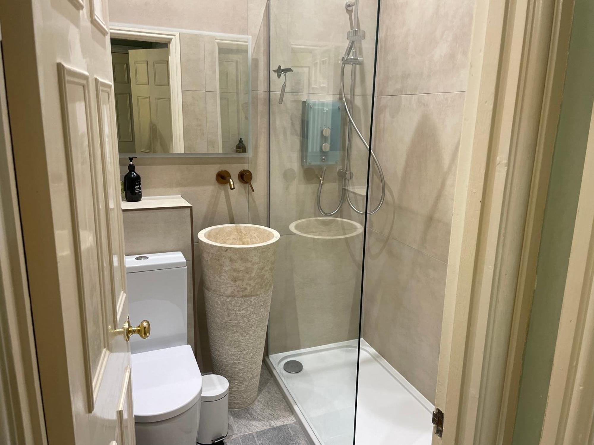 The Pickwick House 2 Bedroom Free Parking Μπαθ Εξωτερικό φωτογραφία